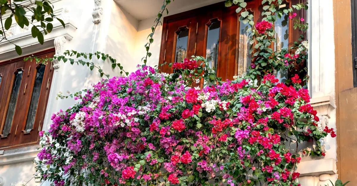 Diseños verticales en balcones pequeños